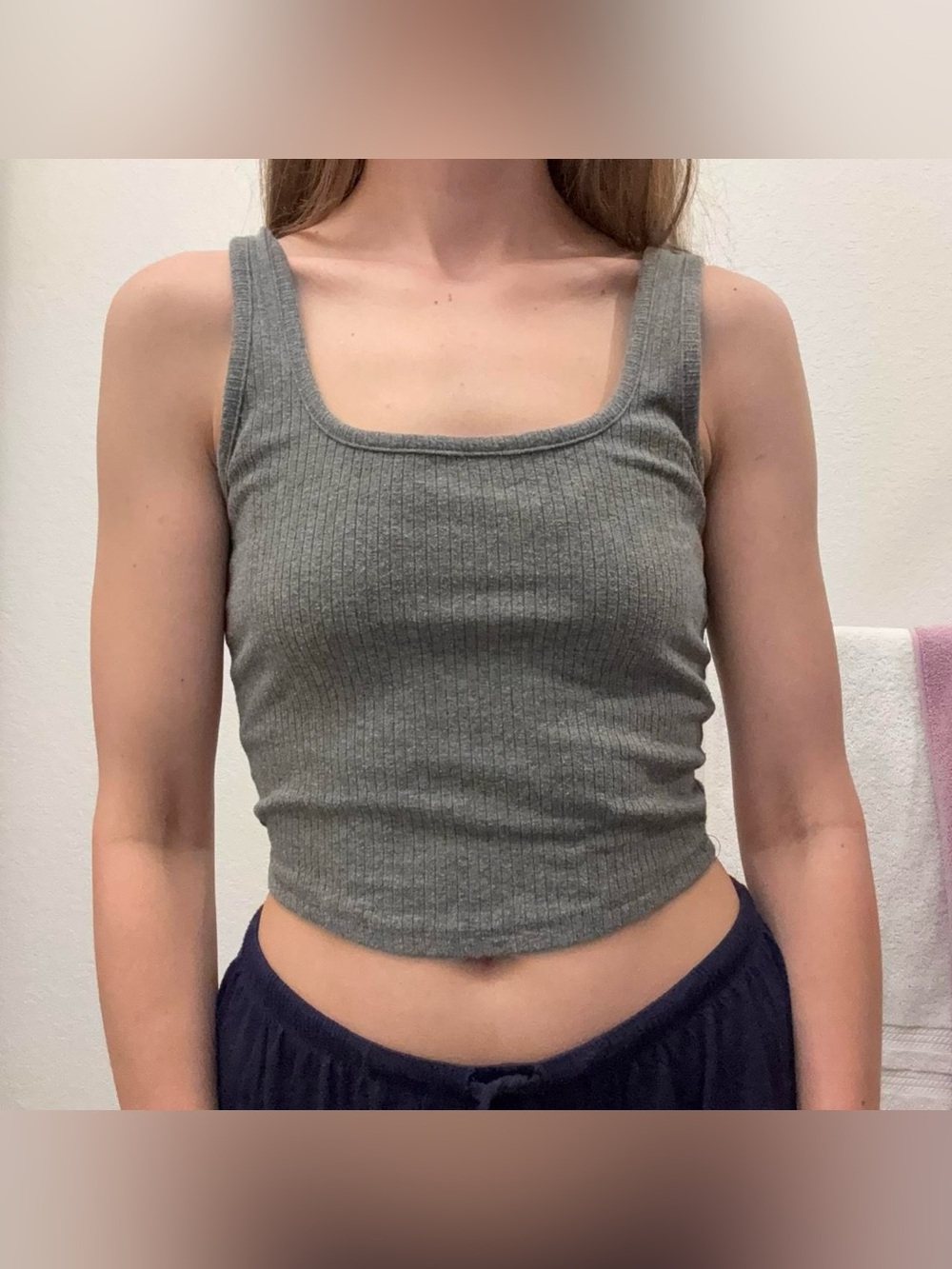 Tilly’s dark grey crop tank top